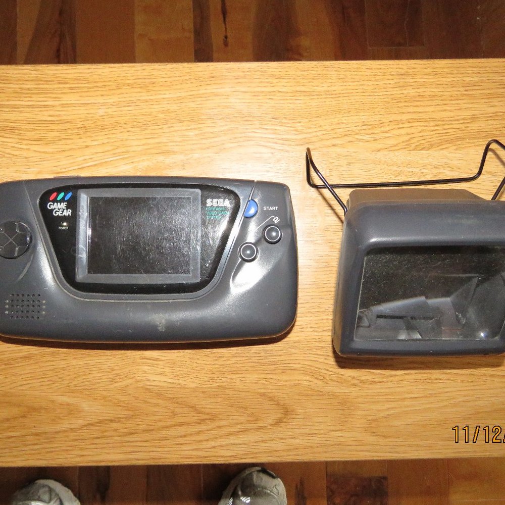 COPY - Sega Game Gear Counsel with games